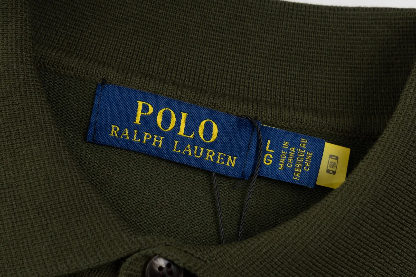 P206 Style number: R07 Ralph Lauren knitted pony embroidered lapel polo shirt three-button pullover open chest long-sleeved sweater. Official website synchronized. Same style for men and women. Classic cotton yarn. 100% white cotton. High-quality goods. Classic style has always been very popular! The workmanship details are very good! The simple lapel polo pullover sweater is always the standard, with classic brand embroidery on the chest! All major stars have the same style! Best for couples. High quality goods! Xinjiang cotton micro-elastic and smooth fabric is of great quality. Pure cotton is soft and skin-friendly. Color #White Blue Gray Dark Gray Khaki Military Green Navy White Label Navy Blue Red Label Black Red Label Black White Label Pink Size#S M L
